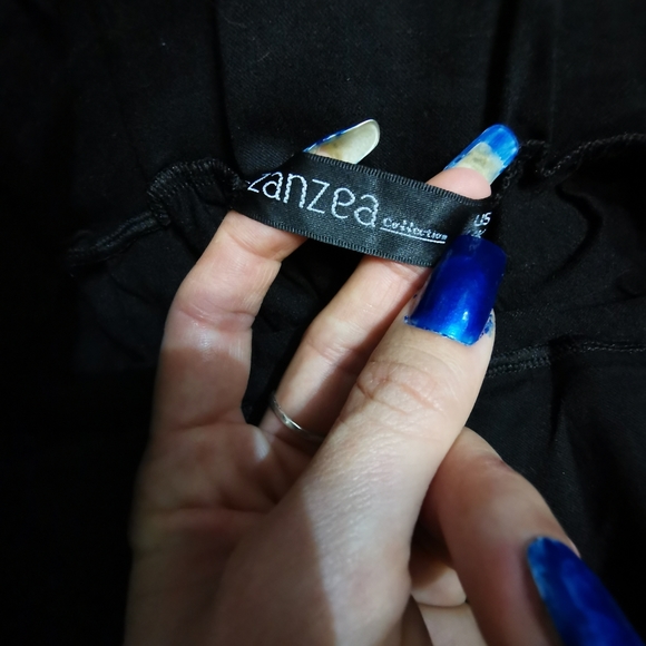 Black pants - Picture 3 of 8